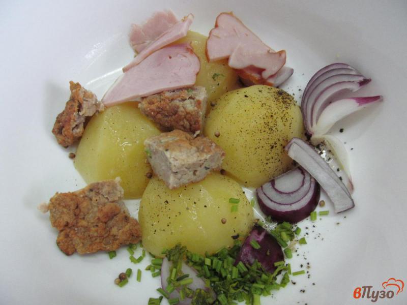 Фото приготовление рецепта: Запеченный картофель с горошком в фольге шаг №2