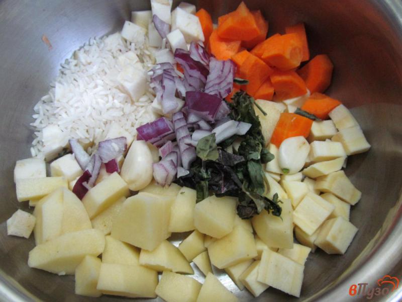 Фото приготовление рецепта: Чорба из сезонных овощей с кефирной заправкой шаг №2