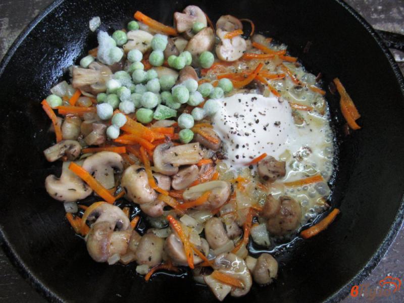 Фото приготовление рецепта: Грибное рагу с яйцом пашот шаг №3