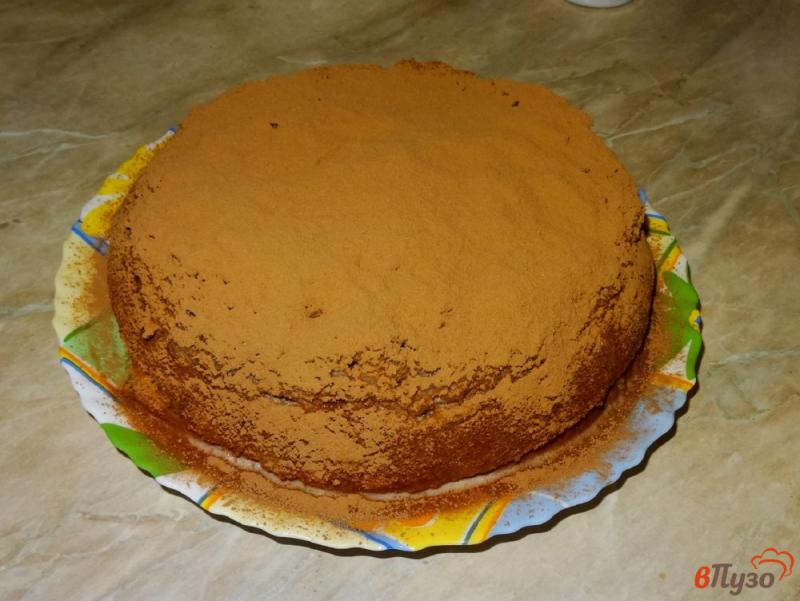 Фото приготовление рецепта: Бисквитный пирог с желейной пропиткой шаг №14