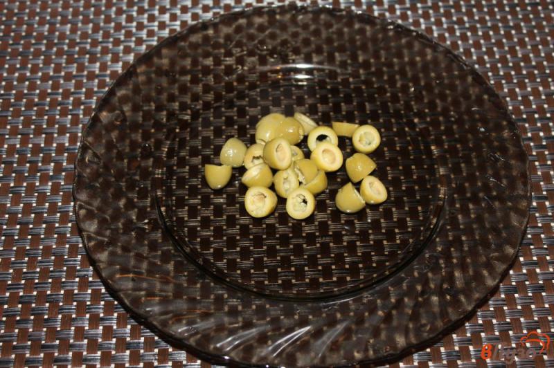 Фото приготовление рецепта: Шпинатный салат с жареными грибами шаг №4
