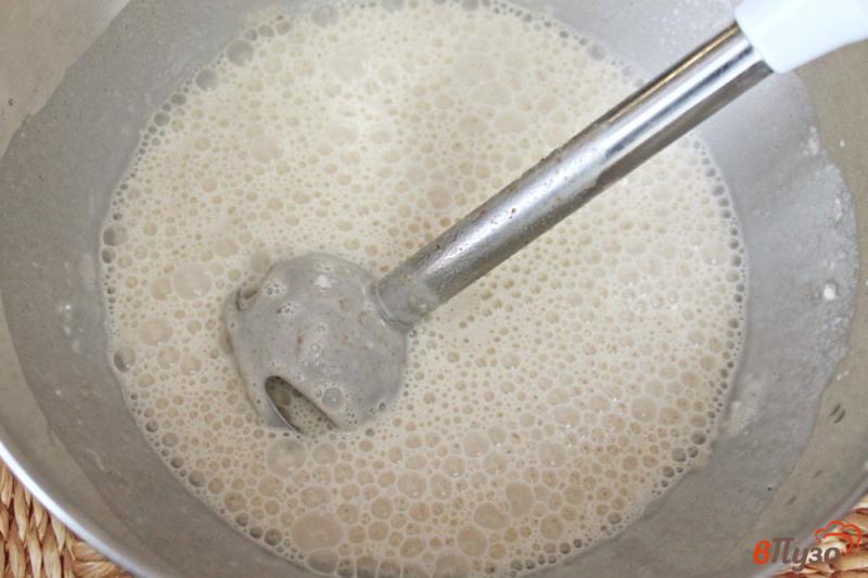 Фото приготовление рецепта: Ржаные блина на молоке шаг №4