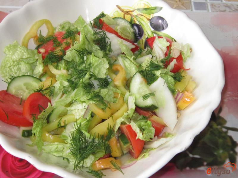 Фото приготовление рецепта: Овощной салат с кедровыми орешками шаг №6