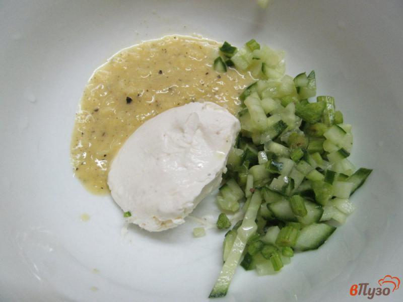 Фото приготовление рецепта: Канапе с сырным соусом и фрикадельками шаг №3