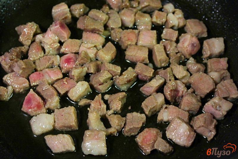 Фото приготовление рецепта: Кукурузная каша со свининой и болгарским перцем шаг №1
