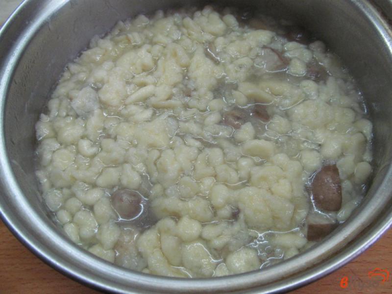 Фото приготовление рецепта: Суп грибной с клецками шаг №8
