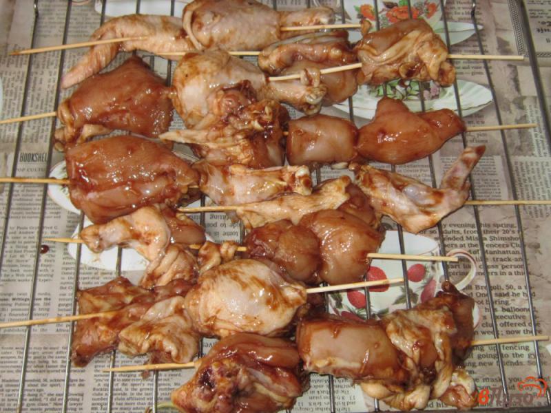 Фото приготовление рецепта: Куриные шашлыки в духовке в соусе терияки шаг №4