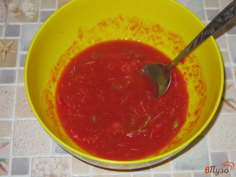 Фото приготовление рецепта: Щука жареная в остром томатном соусе шаг №3