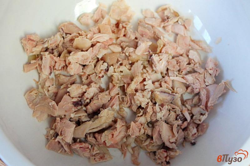 Фото приготовление рецепта: Салат из курицы с яблоком и кукурузой шаг №1