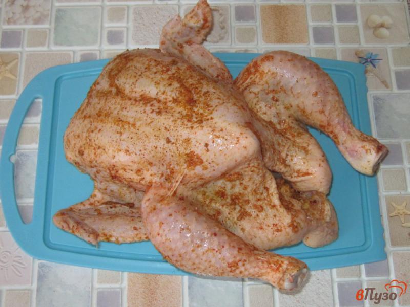 Фото приготовление рецепта: Курица запеченная в рукаве с карри и чесноком шаг №3