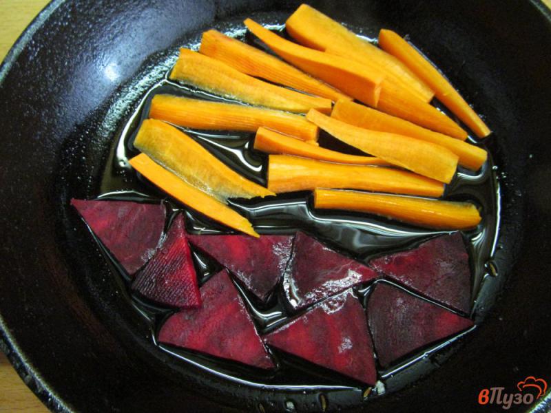 Фото приготовление рецепта: Пирог с морковкой на сковороде шаг №1