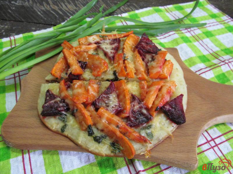 Фото приготовление рецепта: Пирог с морковкой на сковороде шаг №9