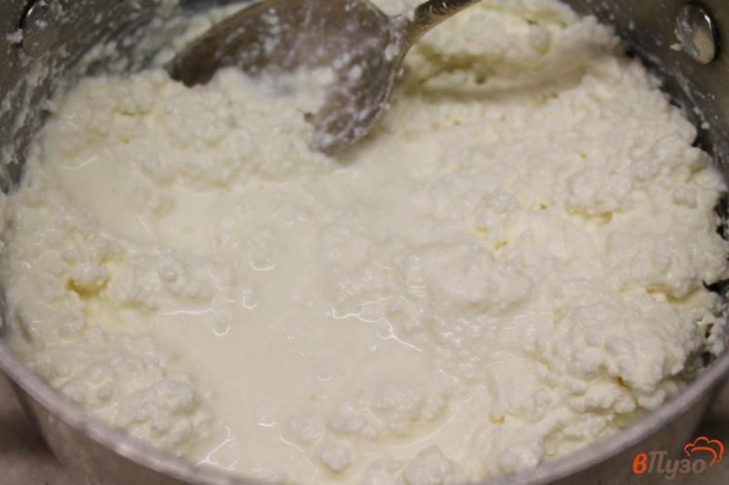 Фото приготовление рецепта: Домашний крем-сыр с ароматом карри шаг №2