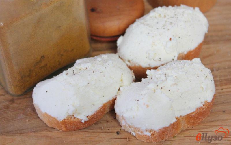 Фото приготовление рецепта: Домашний крем-сыр с ароматом карри шаг №6