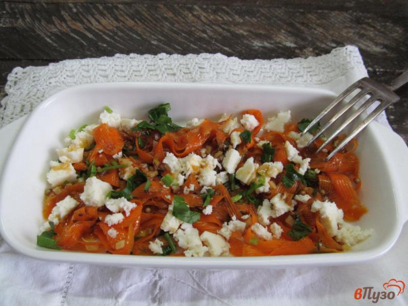 Фото приготовление рецепта: Салат из моркови с сыром панир шаг №5