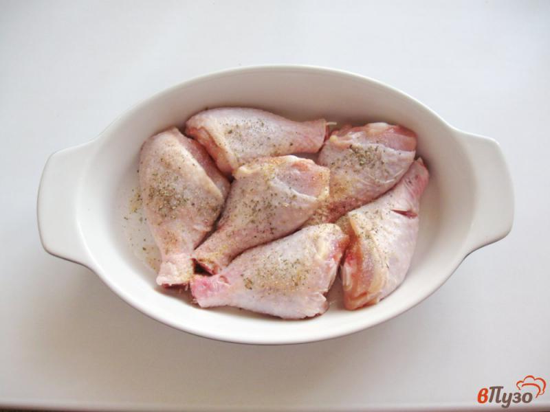 Фото приготовление рецепта: Куриные голени в карамели шаг №4