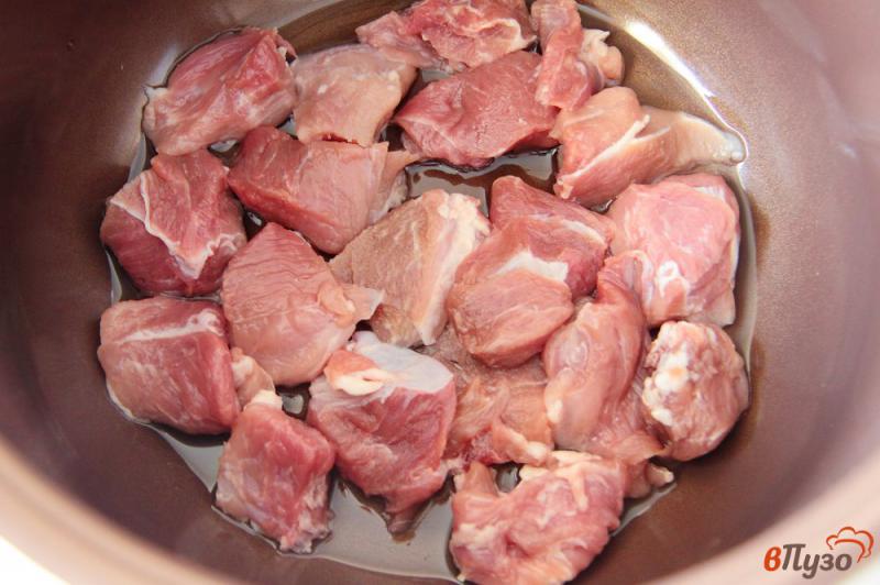 Фото приготовление рецепта: Капуста с мясом и картофелем в мультиварке шаг №1