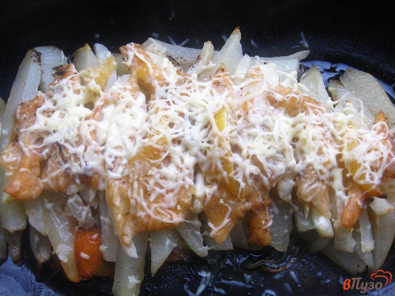 Фото приготовление рецепта: Семга с овощами под сыром шаг №11