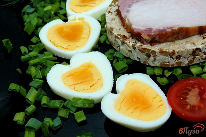 Фото приготовление рецепта: Яйцо *сердечное* для романтического ужина шаг №6