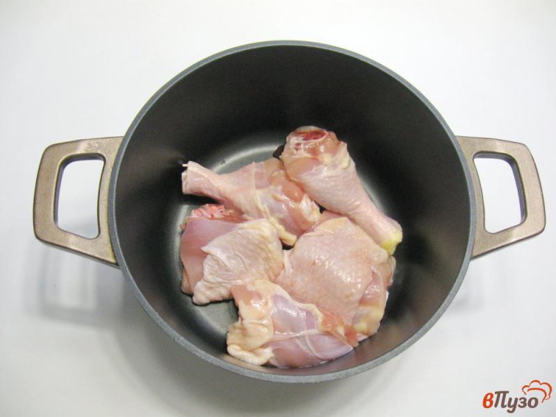 Фото приготовление рецепта: Жаркое из курицы с картофелем и зеленым горошком шаг №1