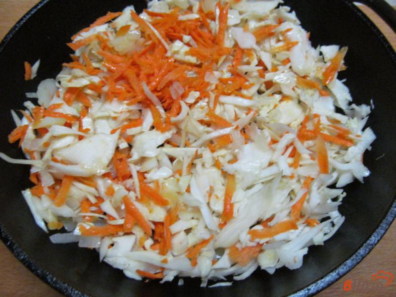 Фото приготовление рецепта: Запеканка из капусты с картофелем шаг №3