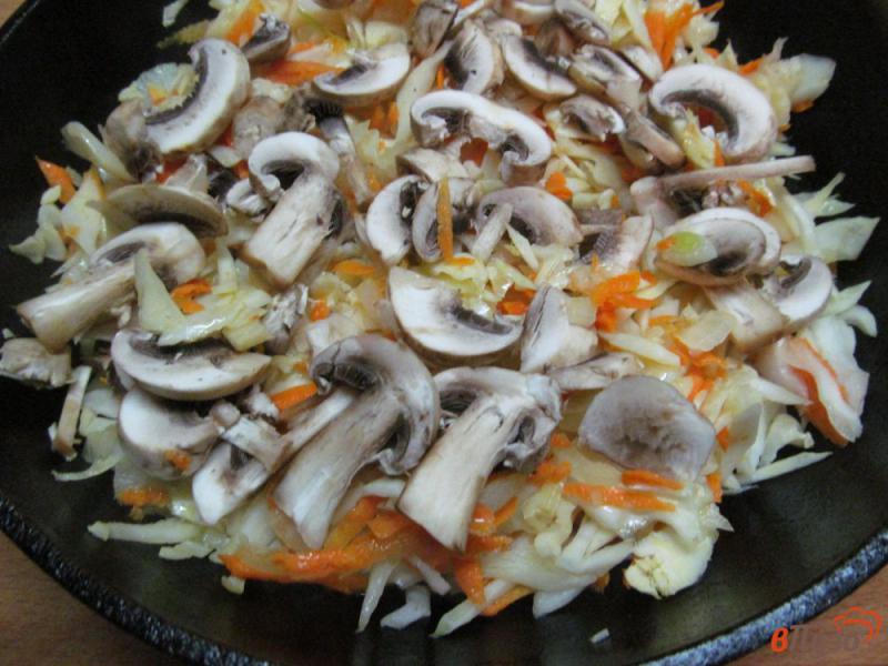 Фото приготовление рецепта: Запеканка из капусты с картофелем шаг №4