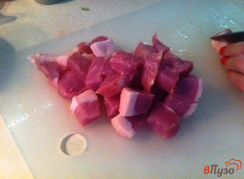 Фото приготовление рецепта: Бигус со свининой и колбасой в мультиварке шаг №6