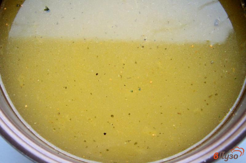 Фото приготовление рецепта: Рыбный суп с рисом и шпинатом в мультиварке шаг №8