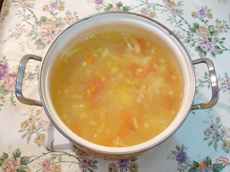 Фото приготовление рецепта: Овощной суп с рисом и зеленым горошком шаг №2