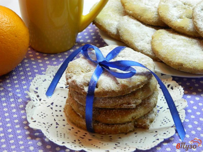 Фото приготовление рецепта: Имбирное печенье с орехами и сушеной вишней шаг №9