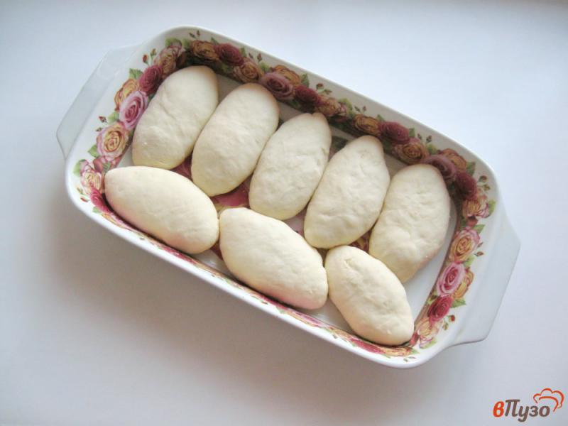 Фото приготовление рецепта: Пирожки с вишневым джемом шаг №4