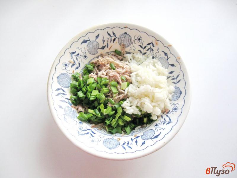 Фото приготовление рецепта: Блинчики с мясом, рисом и зеленым луком шаг №7