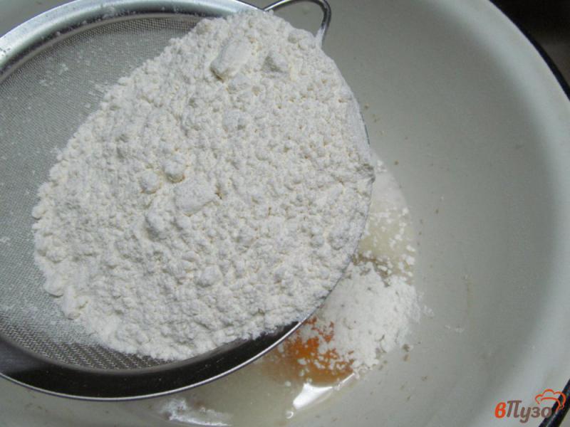 Фото приготовление рецепта: Тесто для пирожков на растительном масле и молоке с яйцами шаг №5