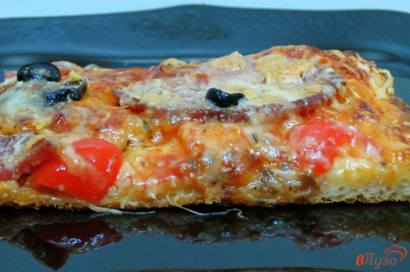 Фото приготовление рецепта: Пицца  с грибами и маскарпоне шаг №10