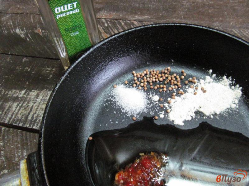 Фото приготовление рецепта: Огурцы с грибами по китайски шаг №3