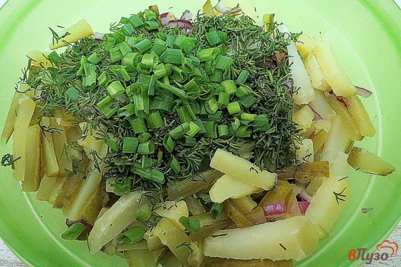 Фото приготовление рецепта: Салат с картофелем и маринованным огурцом шаг №5