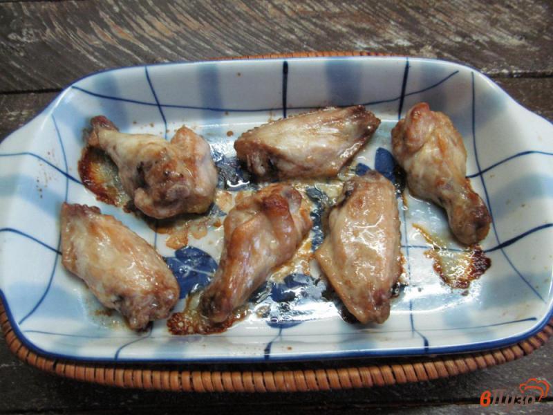 Фото приготовление рецепта: Куриные крылья в соусе шаг №6