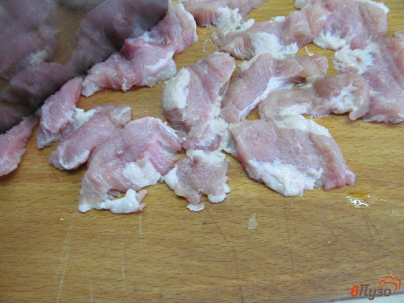 Фото приготовление рецепта: Свинина с грибами и савойской капустой в мультиварке шаг №1