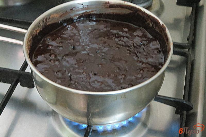 Фото приготовление рецепта: Шоколадный топинг шаг №4