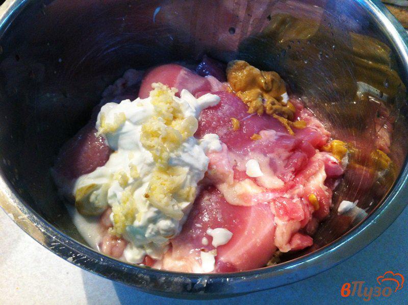 Фото приготовление рецепта: Куриная мякоть с соусе барбекю, запеченная в духовке шаг №2