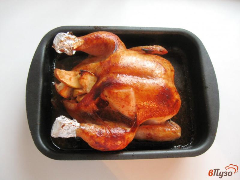 Фото приготовление рецепта: Курица запеченная с яблоками в духовке шаг №5