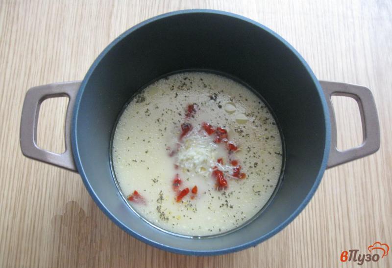 Фото приготовление рецепта: Курица с вялеными томатами в сливках шаг №5