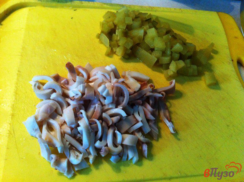 Фото приготовление рецепта: Салат из кальмара шаг №8
