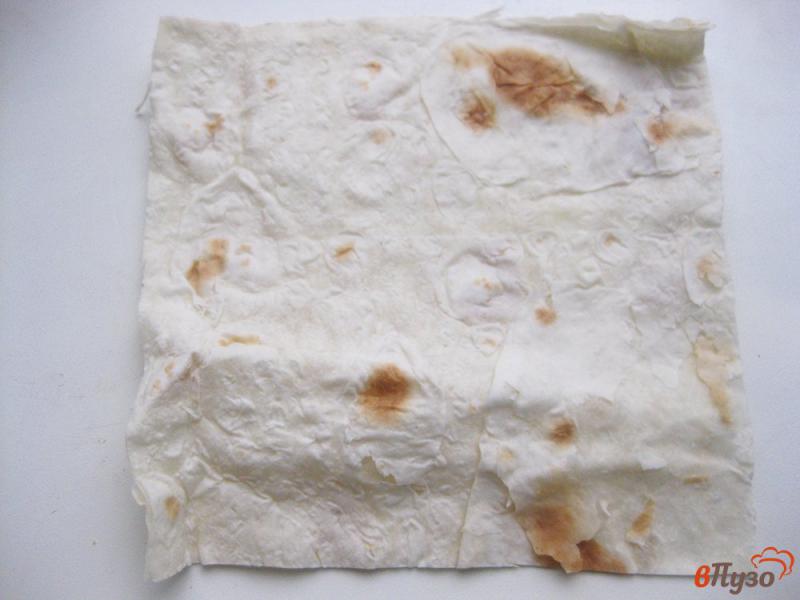 Фото приготовление рецепта: Лаваш с адыгейским сыром в панировке из кунжута шаг №1