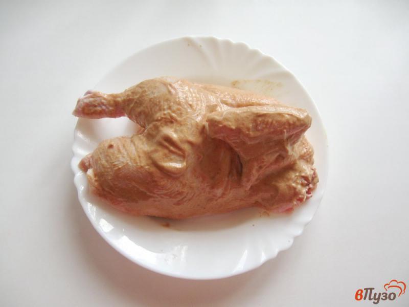 Фото приготовление рецепта: Курица в духовке по-домашнему шаг №3