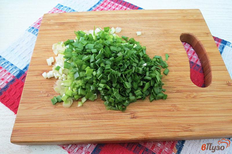 Фото приготовление рецепта: Салат из вешенок шаг №5