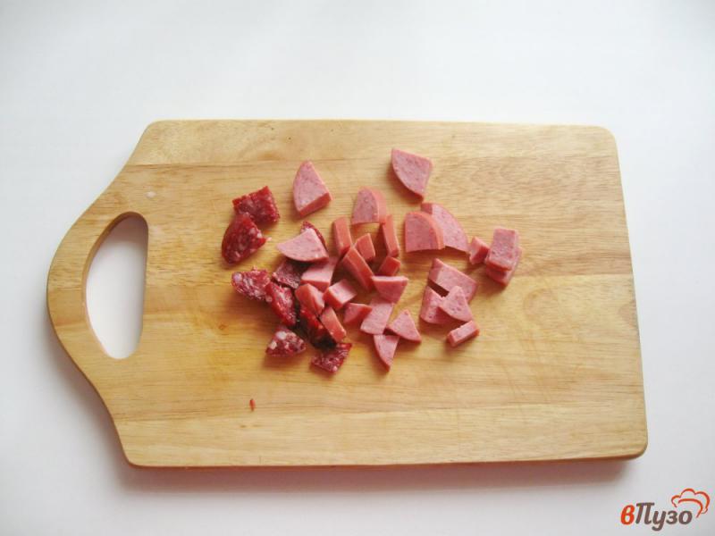 Фото приготовление рецепта: Суп с красной чечевицей и копченой колбасой шаг №6