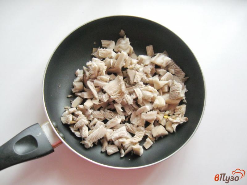 Фото приготовление рецепта: Картофельная запеканка с грибами и плавленым сыром шаг №1
