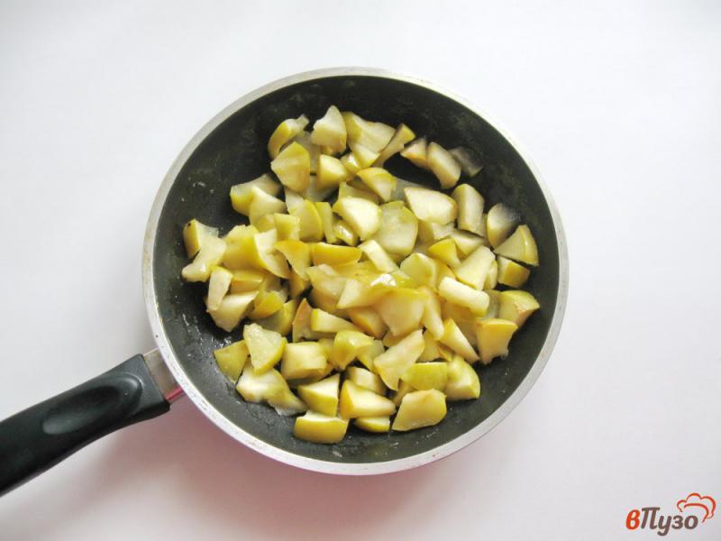 Фото приготовление рецепта: Булочки с яблоками шаг №6