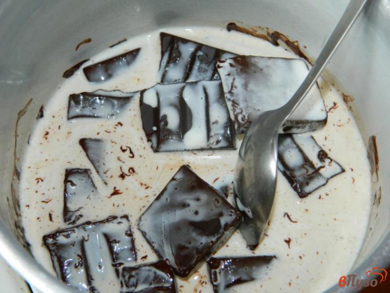 Фото приготовление рецепта: Блины с шоколадным соусом шаг №3
